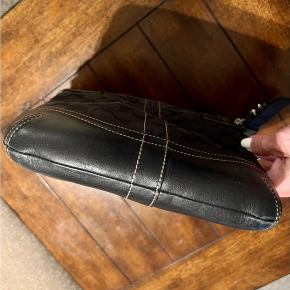 Authentic COACH shoulder bag - Picture 3 of 6